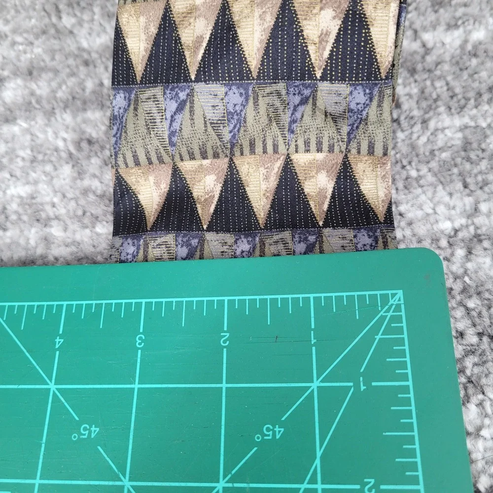 Todays Man Tie Mens Made in Italy Geometric Triangle Pattern Silk Dad Gift‎